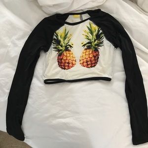 Cropped rash guard